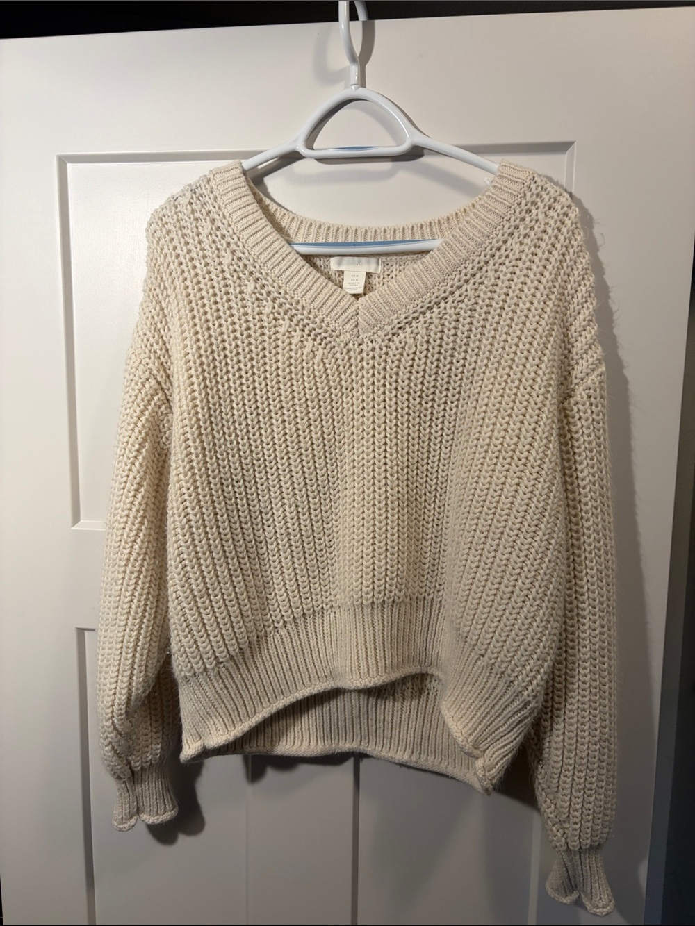 H&M V-Neck Cropped Sweater Size M